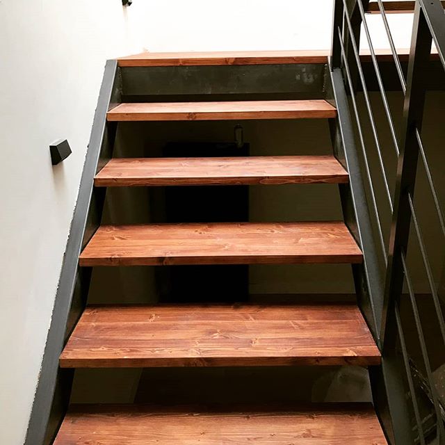 MARIO MORON CARPINTERO escalera de madera