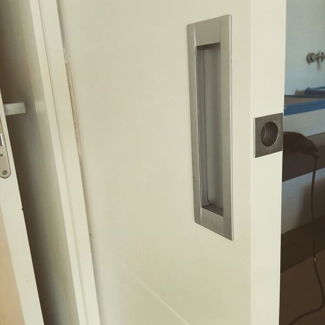 MARIO MORON CARPINTERO puerta reformada